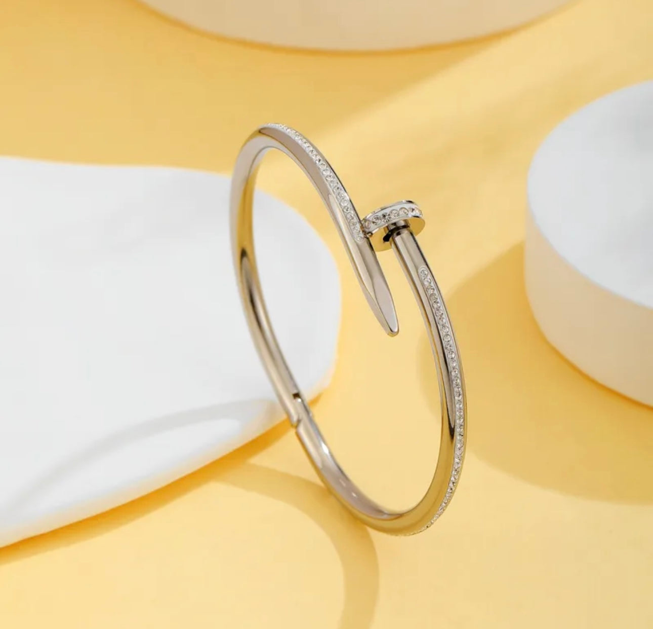 Bracelet clou argenté strass