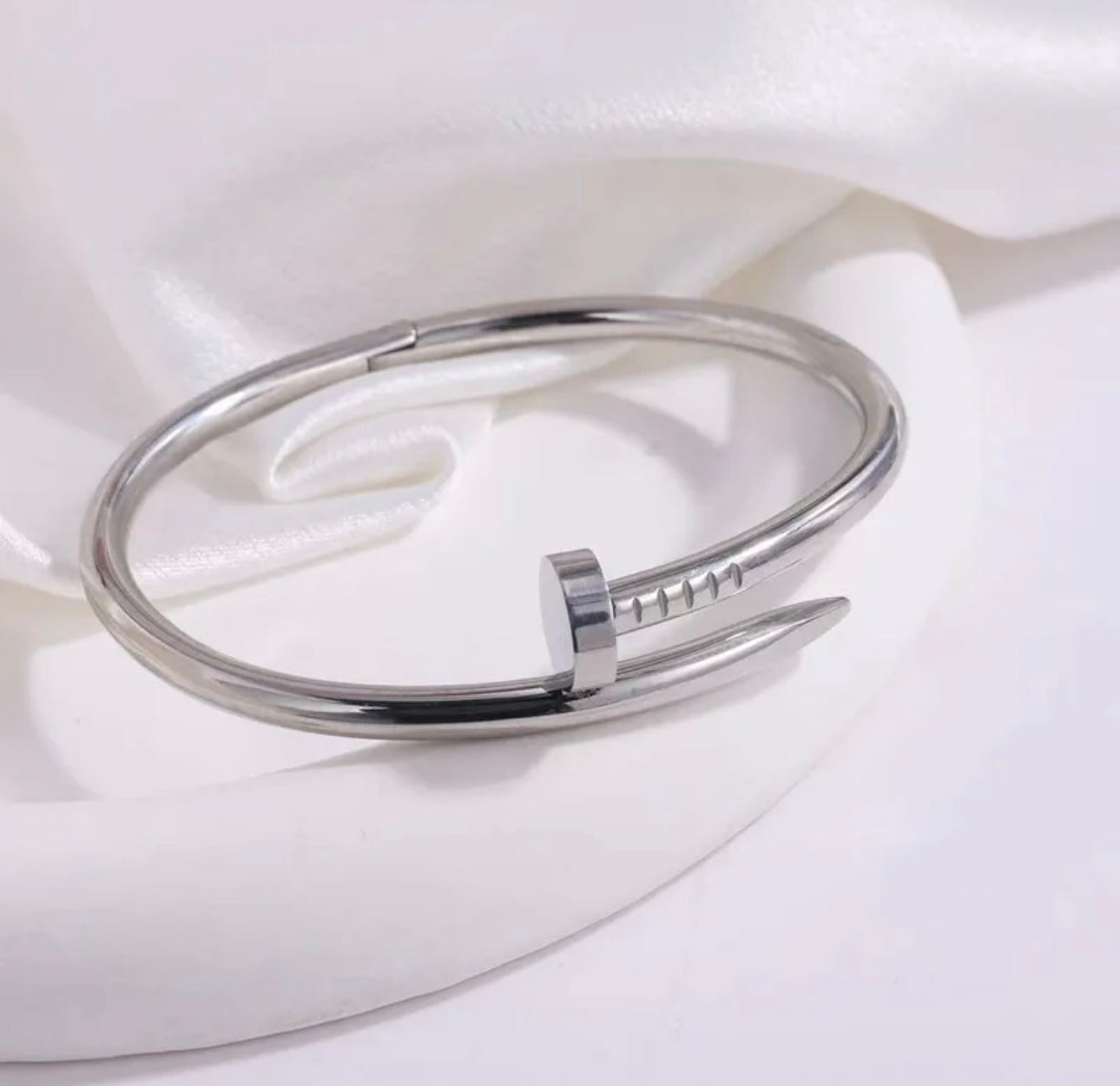 Bracelet clou argenté