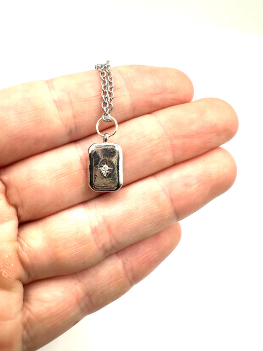 Collier petit rectangle et strass